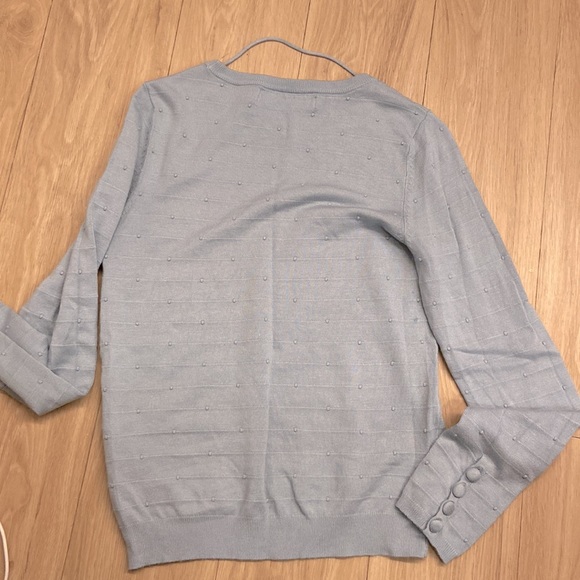 NWOT Vero Moda Silky Textured Blue Sweater crewneck with button cuffs - Picture 4 of 4